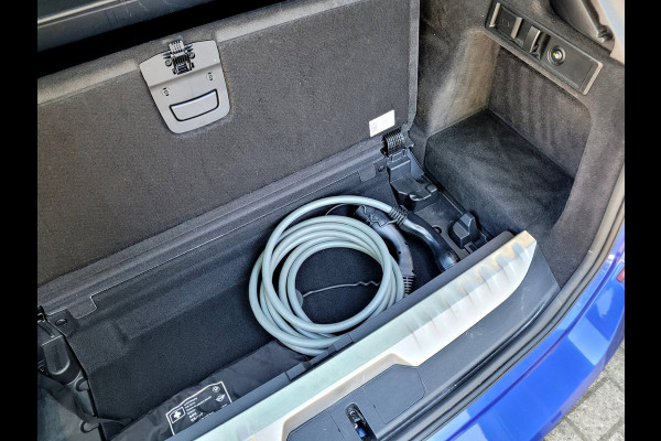 BMW 3 Serie Touring 330e M-sport ACC/HUD/Laser/Trekhaak/HiFi (BTW)