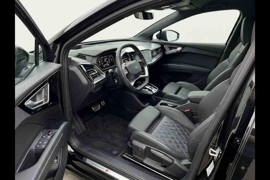 Audi Q4 e-tron 50 quattro S edition 77 kWh Lederen bekleding | 21 inch lichtmetalen velgen | Parkeercamera | Navigatie