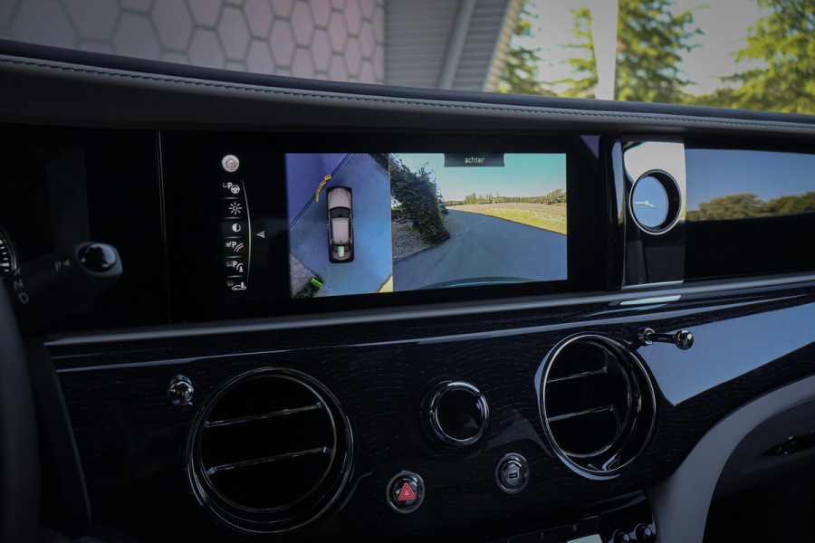 Rolls-Royce Ghost 6.75 V12 Extended Wheelbase | VERY UNIQUE !! | BESPOKE INTERIOR | GOLD SPIRIT | COACHLINE GOLD | MASSAGE | HEAD UP | CARPLAY | V