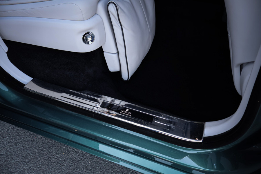Rolls-Royce Ghost 6.75 V12 Extended Wheelbase | VERY UNIQUE !! | BESPOKE INTERIOR | GOLD SPIRIT | COACHLINE GOLD | MASSAGE | HEAD UP | CARPLAY | V