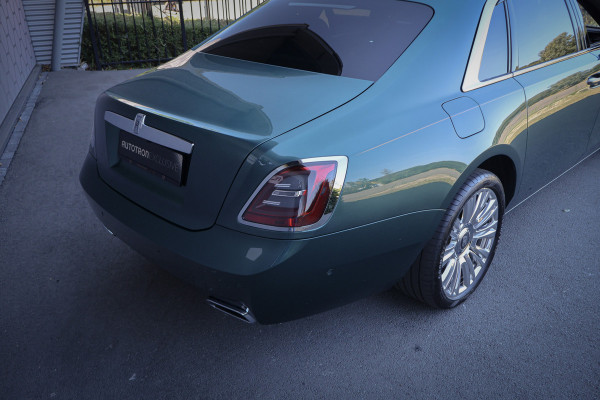 Rolls-Royce Ghost 6.75 V12 Extended Wheelbase | VERY UNIQUE !! | BESPOKE INTERIOR | GOLD SPIRIT | COACHLINE GOLD | MASSAGE | HEAD UP | CARPLAY | V