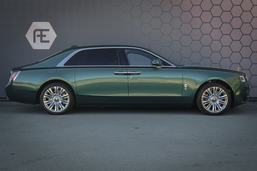 Rolls-Royce Ghost 6.75 V12 Extended Wheelbase | VERY UNIQUE !! | BESPOKE INTERIOR | GOLD SPIRIT | COACHLINE GOLD | MASSAGE | HEAD UP | CARPLAY | V