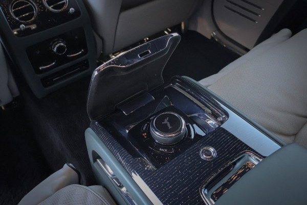 Rolls-Royce Ghost 6.75 V12 Extended Wheelbase | VERY UNIQUE !! | BESPOKE INTERIOR | GOLD SPIRIT | COACHLINE GOLD | MASSAGE | HEAD UP | CARPLAY | V