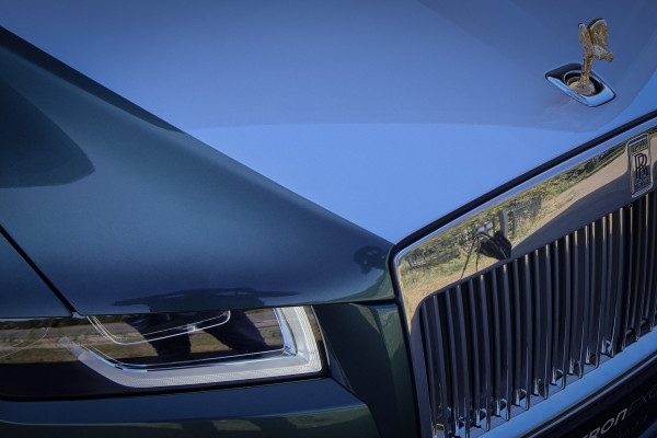 Rolls-Royce Ghost 6.75 V12 Extended Wheelbase | VERY UNIQUE !! | BESPOKE INTERIOR | GOLD SPIRIT | COACHLINE GOLD | MASSAGE | HEAD UP | CARPLAY | V
