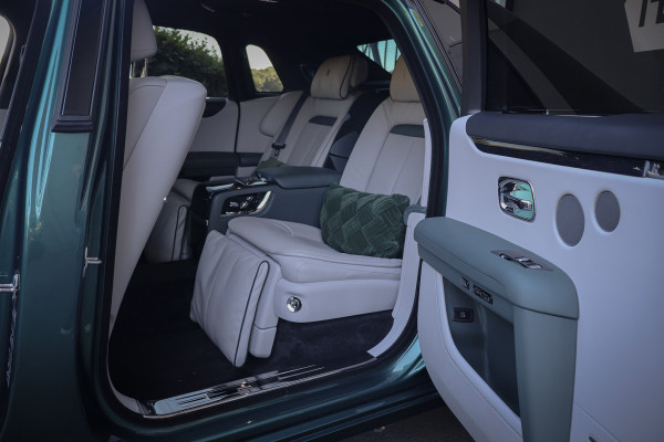 Rolls-Royce Ghost 6.75 V12 Extended Wheelbase | VERY UNIQUE !! | BESPOKE INTERIOR | GOLD SPIRIT | COACHLINE GOLD | MASSAGE | HEAD UP | CARPLAY | V