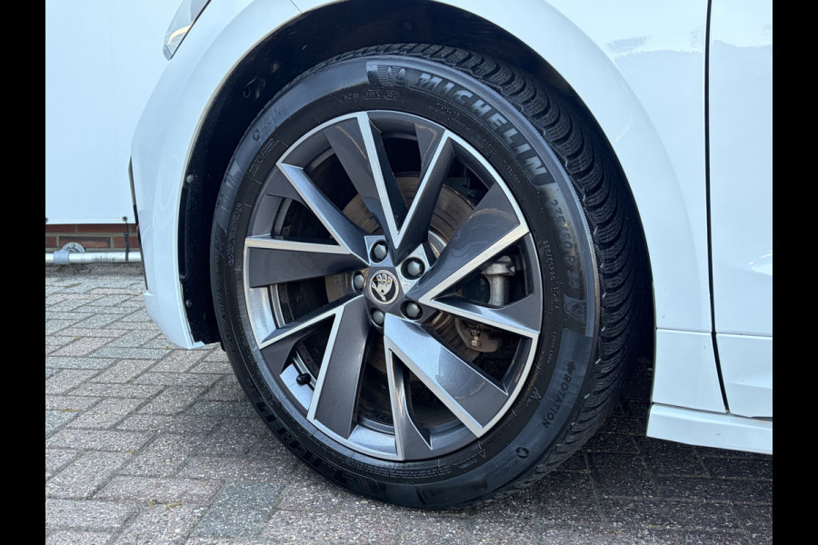 Škoda ENYAQ iV 60 Sportline Pano Camera Carplay Led Stoel/Stuurverw Orig.NL Voll.Onderhouden!