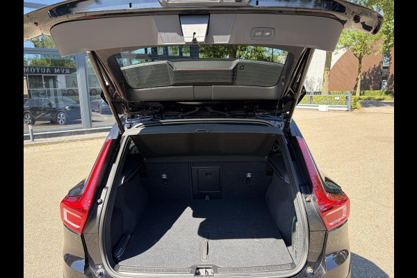 Volvo XC40 Plus Recharge Pure Electric 2WD SOH 96% |  ELECTRISCHE ACHTERKLEP | APPLE CARPLAY | STUUR/STOEL VERWARMING | ACCUGARANTIE 8 JAAR/160.000KM