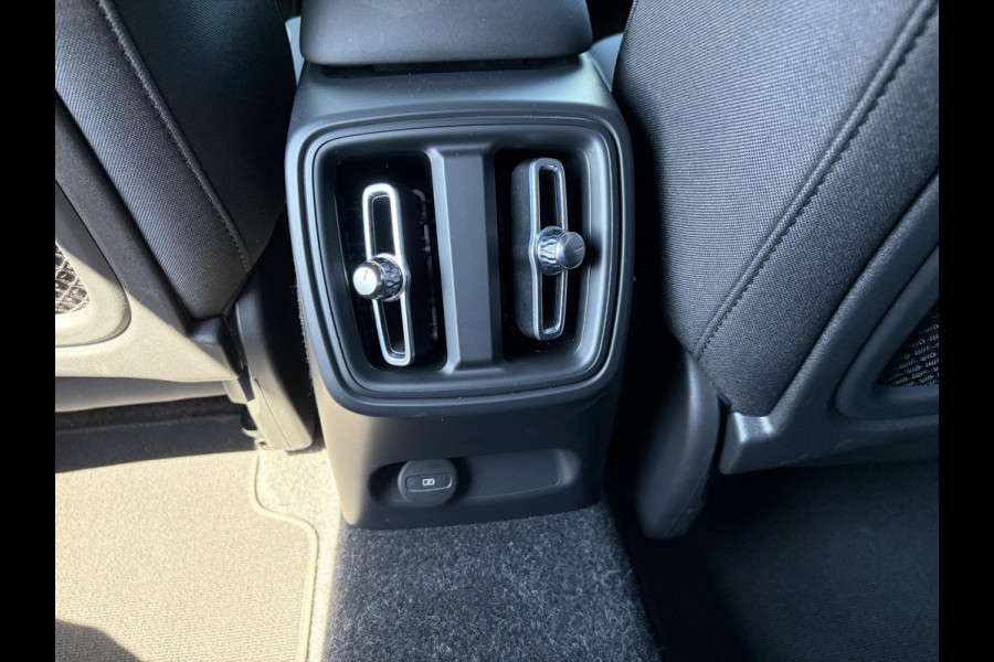 Volvo XC40 Plus Recharge Pure Electric 2WD SOH 96% |  ELECTRISCHE ACHTERKLEP | APPLE CARPLAY | STUUR/STOEL VERWARMING | ACCUGARANTIE 8 JAAR/160.000KM