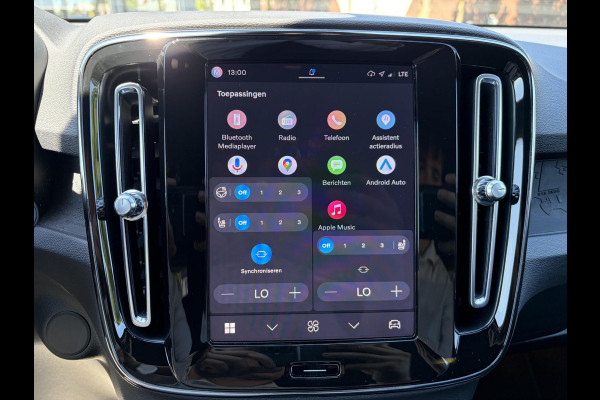 Volvo XC40 Plus Recharge Pure Electric 2WD SOH 96% |  ELECTRISCHE ACHTERKLEP | APPLE CARPLAY | STUUR/STOEL VERWARMING | ACCUGARANTIE 8 JAAR/160.000KM