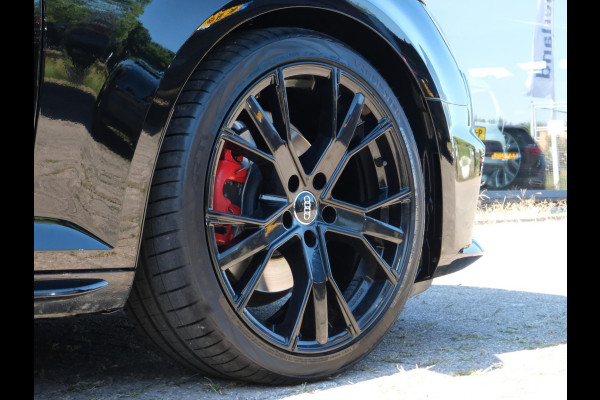 Audi A4 Avant 40 TFSI Sport S line black edition 190 PK | Zwart optiek | Stoelverwarming | Camera | Virtual Cockpit | Elek. klep | Dodehoek | 19 Inch Audi Sport velgen | Navigatie