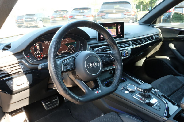 Audi A4 Avant 40 TFSI Sport S line black edition 190 PK | Zwart optiek | Stoelverwarming | Camera | Virtual Cockpit | Elek. klep | Dodehoek | 19 Inch Audi Sport velgen | Navigatie