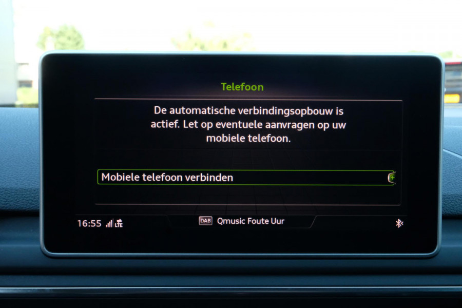 Audi A4 Avant 40 TFSI Sport S line black edition 190 PK | Zwart optiek | Stoelverwarming | Camera | Virtual Cockpit | Elek. klep | Dodehoek | 19 Inch Audi Sport velgen | Navigatie