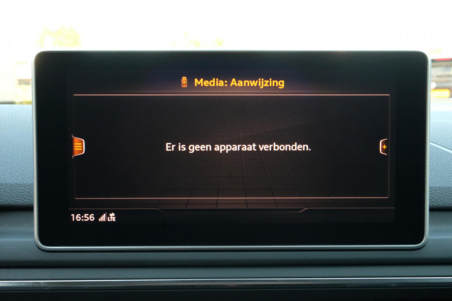 Audi A4 Avant 40 TFSI Sport S line black edition 190 PK | Zwart optiek | Stoelverwarming | Camera | Virtual Cockpit | Elek. klep | Dodehoek | 19 Inch Audi Sport velgen | Navigatie