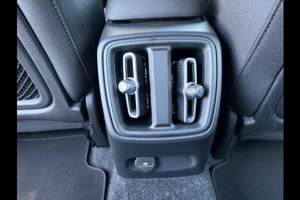 Volvo XC40 Plus Recharge Pure Electric 2WD SOH: 92% | STOEL / STUUR VERWARMING | ELEK. ACHTERKLEP | VELGEN LICHT METAAL 19''