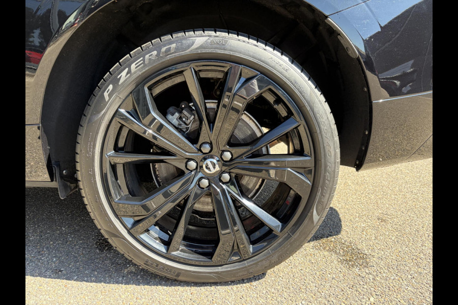 Volvo XC60 2.0 T6 Plug-in hybrid AWD Plus Black Edition DEALER ONDERHOUDE | EL. STOELEN MET GEHEUGEN | HARMAN KARDON |  | STOEL VERWARMING VOOR EN ACHTER| PANORAMA DAK | 360 GRADEN CAMERA | ELEK. STOELEN MET GEHEUGEN | HARMAN/KARDON AUDIO