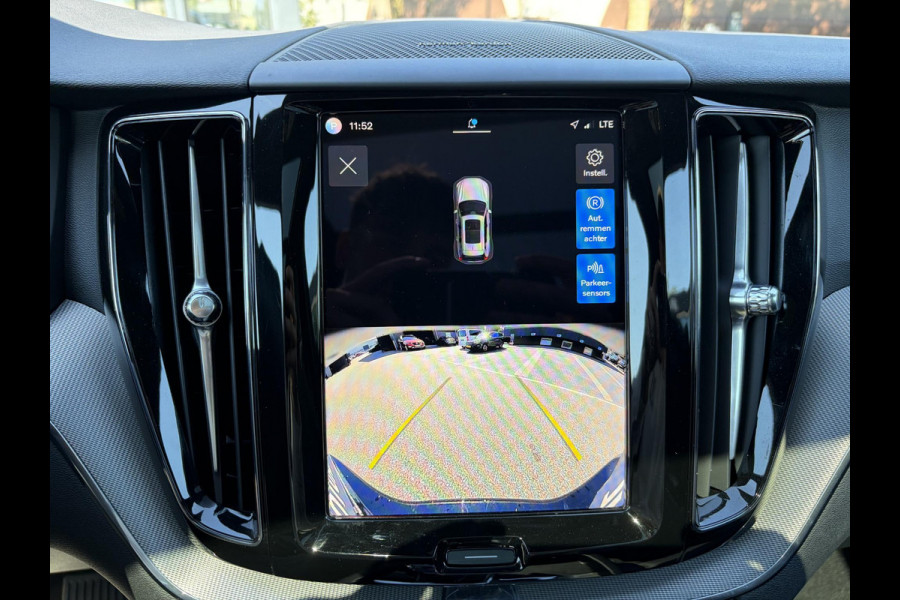 Volvo XC60 2.0 T6 Plug-in hybrid AWD Plus Black Edition DEALER ONDERHOUDE | EL. STOELEN MET GEHEUGEN | HARMAN KARDON |  | STOEL VERWARMING VOOR EN ACHTER| PANORAMA DAK | 360 GRADEN CAMERA | ELEK. STOELEN MET GEHEUGEN | HARMAN/KARDON AUDIO