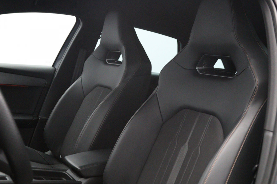 CUPRA Leon Sportstourer 1.4 e-Hybrid 204 PK Business PHEV, Trekhaak, Carplay, Adap. Cruise Control, Winterpakket