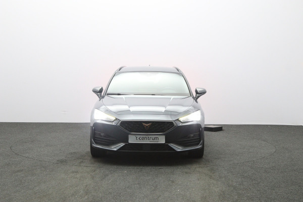 CUPRA Leon Sportstourer 1.4 e-Hybrid 204 PK Business PHEV, Trekhaak, Carplay, Adap. Cruise Control, Winterpakket