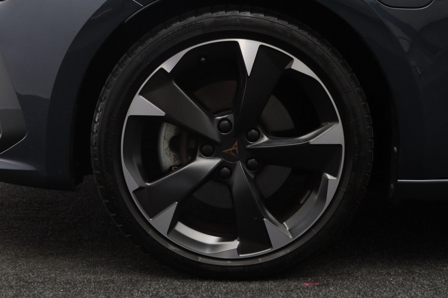 CUPRA Leon Sportstourer 1.4 e-Hybrid 204 PK Business PHEV, Trekhaak, Carplay, Adap. Cruise Control, Winterpakket