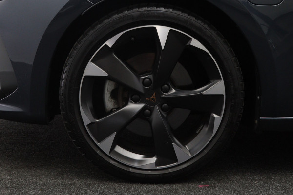 CUPRA Leon Sportstourer 1.4 e-Hybrid 204 PK Business PHEV, Trekhaak, Carplay, Adap. Cruise Control, Winterpakket