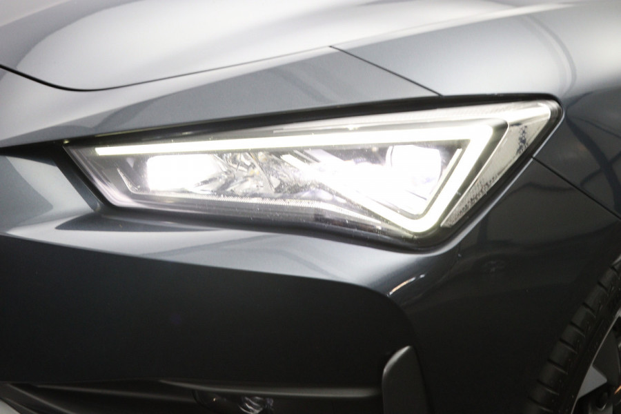 CUPRA Leon Sportstourer 1.4 e-Hybrid 204 PK Business PHEV, Trekhaak, Carplay, Adap. Cruise Control, Winterpakket