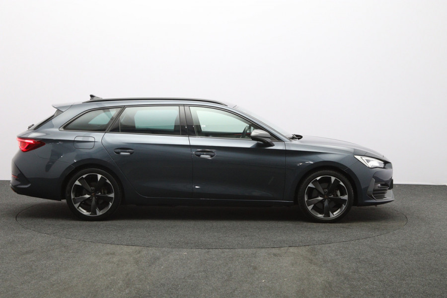 CUPRA Leon Sportstourer 1.4 e-Hybrid 204 PK Business PHEV, Trekhaak, Carplay, Adap. Cruise Control, Winterpakket