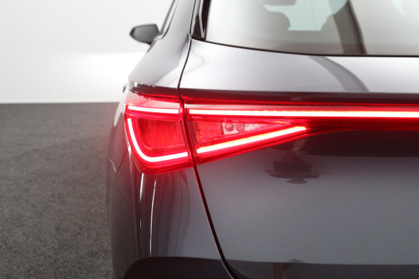 CUPRA Leon Sportstourer 1.4 e-Hybrid 204 PK Business PHEV, Trekhaak, Carplay, Adap. Cruise Control, Winterpakket