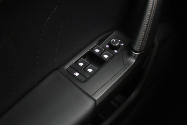CUPRA Leon Sportstourer 1.4 e-Hybrid 204 PK Business PHEV, Trekhaak, Carplay, Adap. Cruise Control, Winterpakket