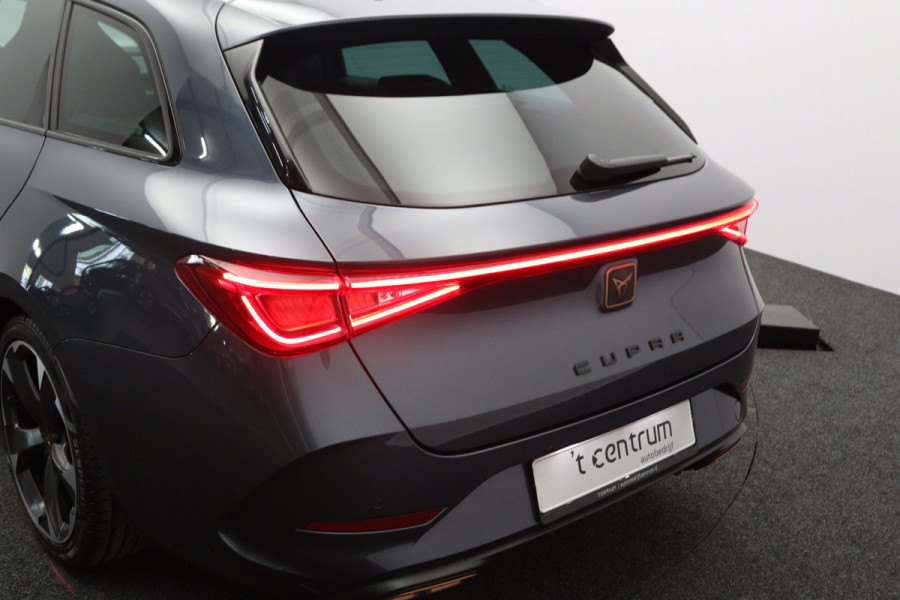 CUPRA Leon Sportstourer 1.4 e-Hybrid 204 PK Business PHEV, Trekhaak, Carplay, Adap. Cruise Control, Winterpakket