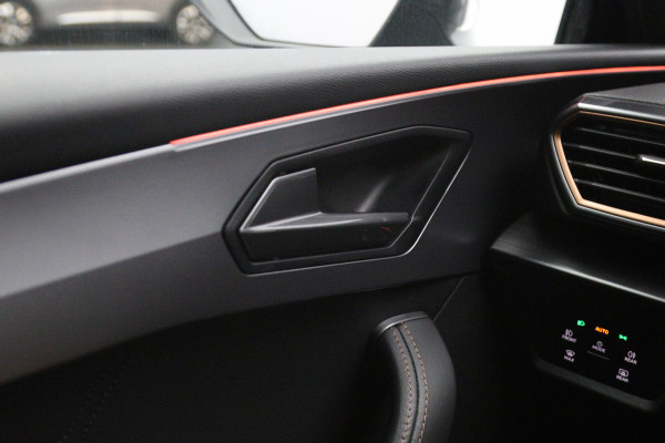 CUPRA Leon Sportstourer 1.4 e-Hybrid 204 PK Business PHEV, Trekhaak, Carplay, Adap. Cruise Control, Winterpakket