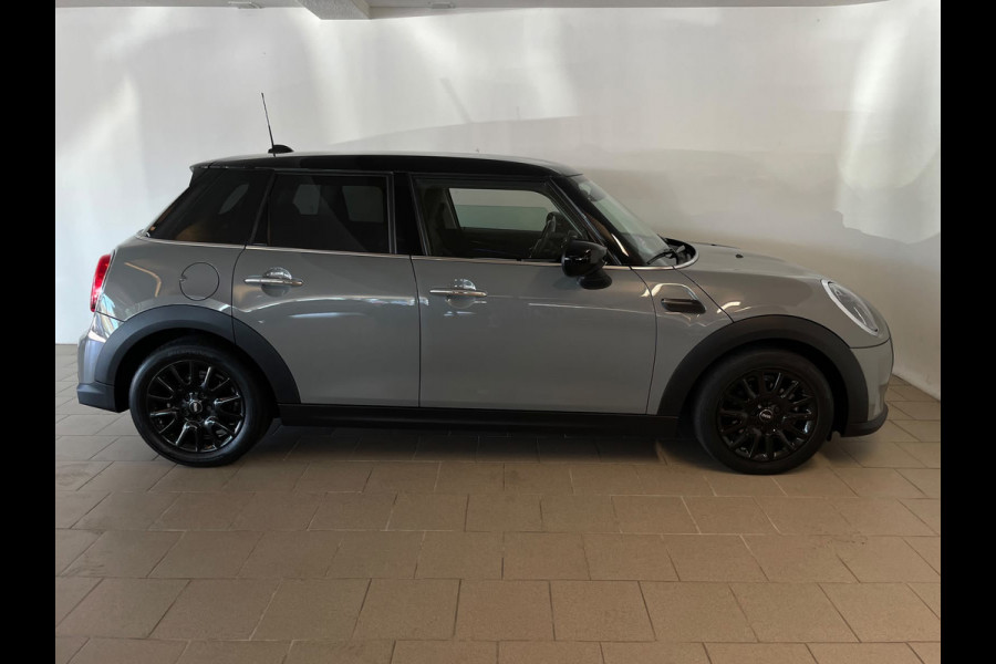 MINI 5-deurs 1.5 Cooper Business Edition AUTOMAAT AIRCO NAVI CRUISE SPORTSTOELEN APPLE CARPLAY ZWARTE LM VELGEN EN DAK NIEUWSTAAT