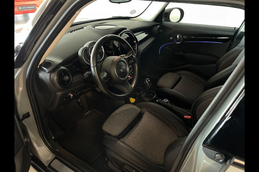 MINI 5-deurs 1.5 Cooper Business Edition AUTOMAAT AIRCO NAVI CRUISE SPORTSTOELEN APPLE CARPLAY ZWARTE LM VELGEN EN DAK NIEUWSTAAT