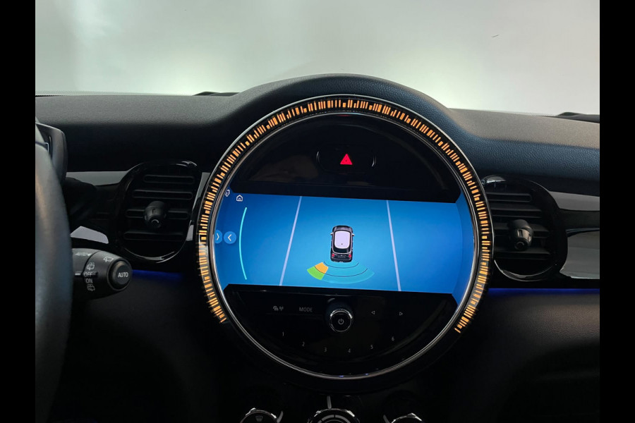 MINI 5-deurs 1.5 Cooper Business Edition AUTOMAAT AIRCO NAVI CRUISE SPORTSTOELEN APPLE CARPLAY ZWARTE LM VELGEN EN DAK NIEUWSTAAT