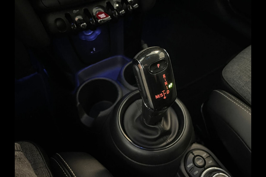 MINI 5-deurs 1.5 Cooper Business Edition AUTOMAAT AIRCO NAVI CRUISE SPORTSTOELEN APPLE CARPLAY ZWARTE LM VELGEN EN DAK NIEUWSTAAT