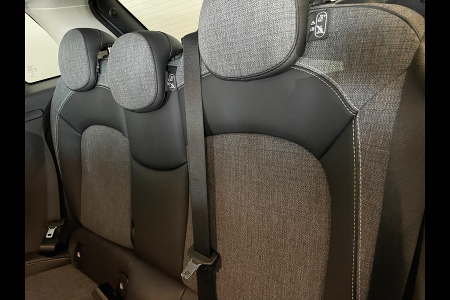 MINI 5-deurs 1.5 Cooper Business Edition AUTOMAAT AIRCO NAVI CRUISE SPORTSTOELEN APPLE CARPLAY ZWARTE LM VELGEN EN DAK NIEUWSTAAT