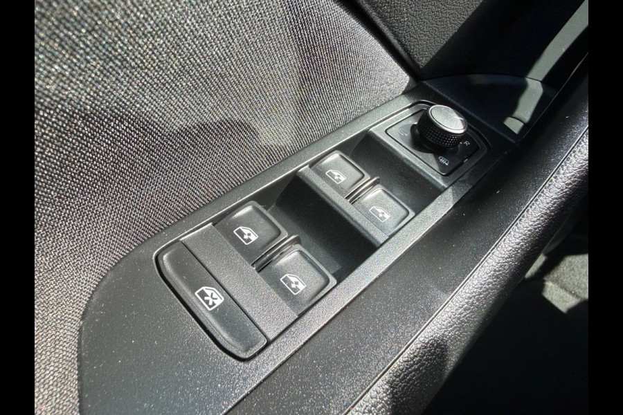 Škoda Kamiq 1.0 TSI Monte Carlo * Panoramadak * Parkeercamera * Navigatiesysteem * Keyless entry*