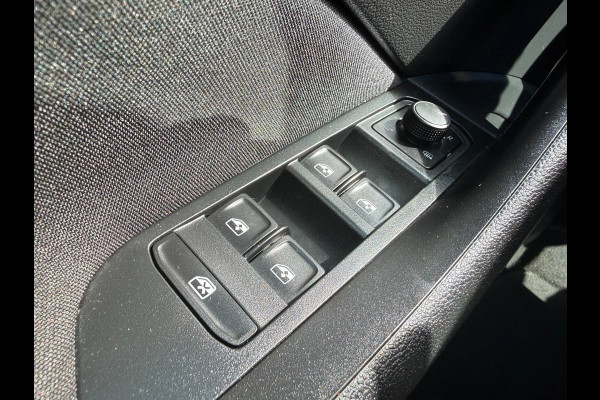 Škoda Kamiq 1.0 TSI Monte Carlo * Panoramadak * Parkeercamera * Navigatiesysteem * Keyless entry*