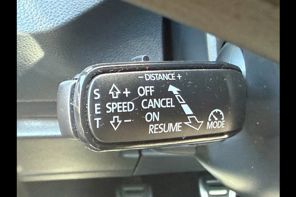 Škoda Kamiq 1.0 TSI Monte Carlo * Panoramadak * Parkeercamera * Navigatiesysteem * Keyless entry*