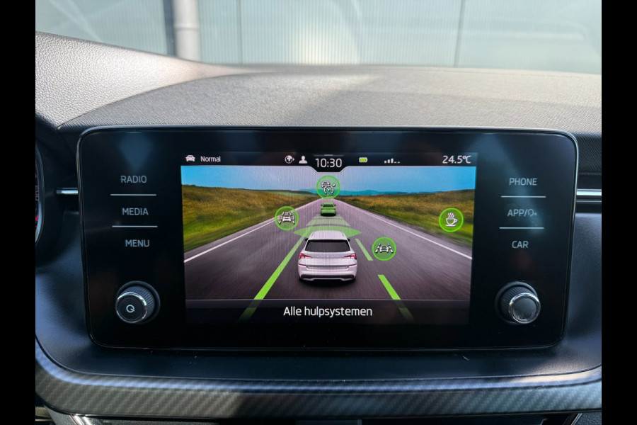 Škoda Kamiq 1.0 TSI Monte Carlo * Panoramadak * Parkeercamera * Navigatiesysteem * Keyless entry*