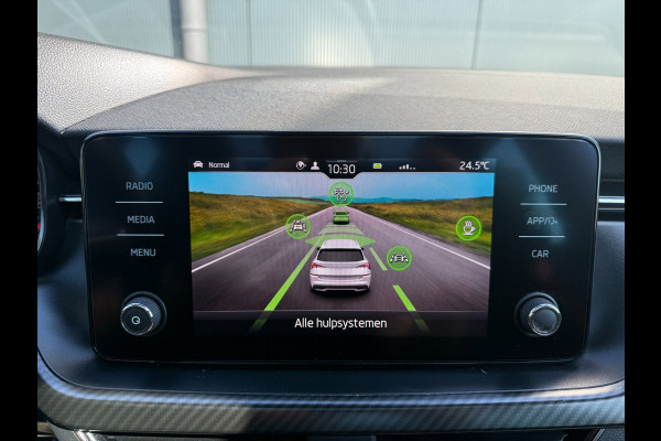 Škoda Kamiq 1.0 TSI Monte Carlo * Panoramadak * Parkeercamera * Navigatiesysteem * Keyless entry*