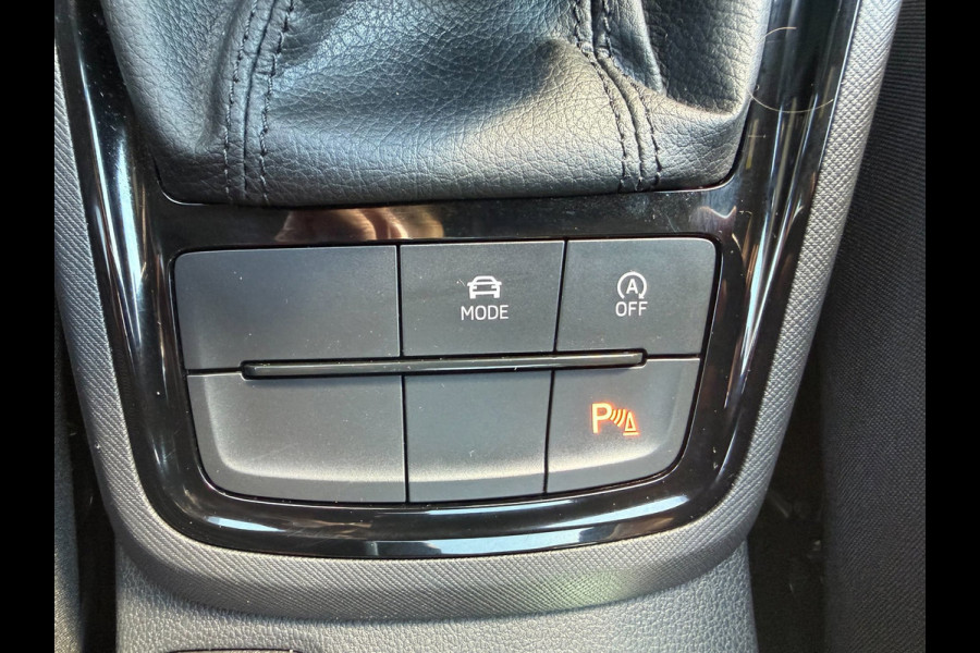 Škoda Kamiq 1.0 TSI Monte Carlo * Panoramadak * Parkeercamera * Navigatiesysteem * Keyless entry*