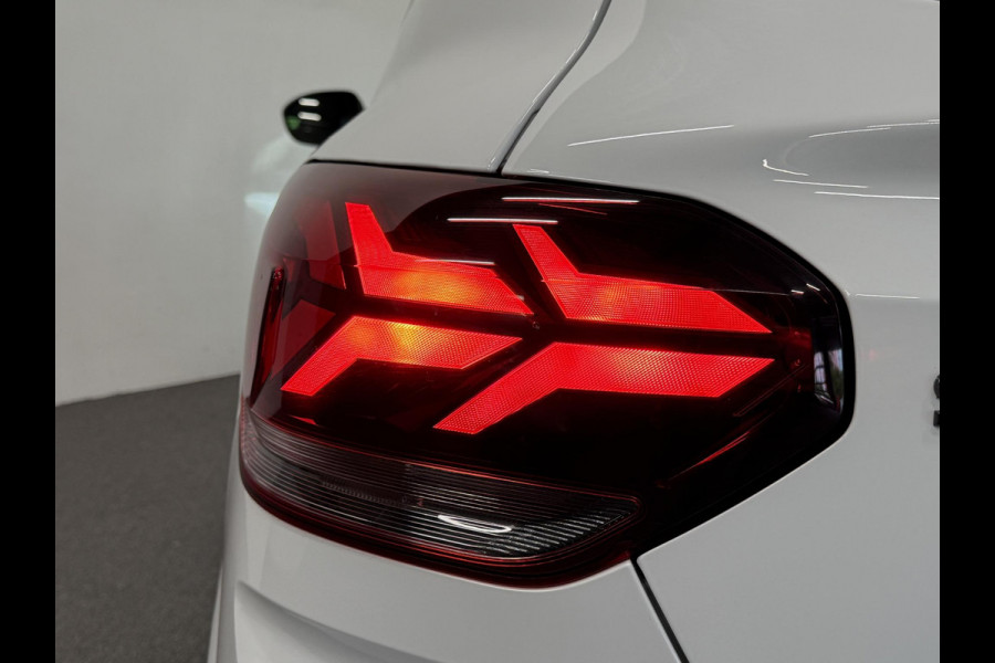 Dacia Sandero 1.0 TCe 90 Comfort Groot scherm Navigatie Apple Carplay Android Auto Cruise Control Airco Full LED Armsteun