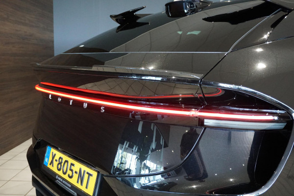Lotus Eletre EDS 450 4WD 112 kWh 612PK + TREKHAAK / 22 INCH / LUCHTVERING / HEAD-UP / 360 CAMERA