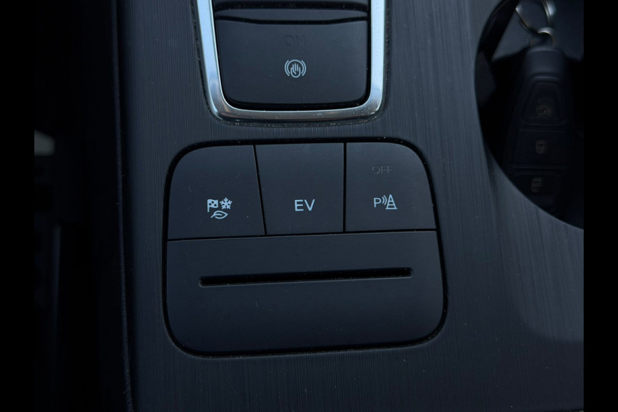 Ford Kuga 2.5 PHEV Titanium(Goed OnderH, Navi, Parkeersensor V+A, Cruise Con, Digitale Dash, Etc)