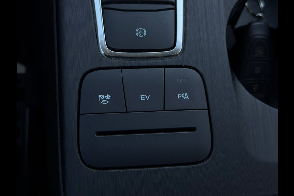 Ford Kuga 2.5 PHEV Titanium(Goed OnderH, Navi, Parkeersensor V+A, Cruise Con, Digitale Dash, Etc)