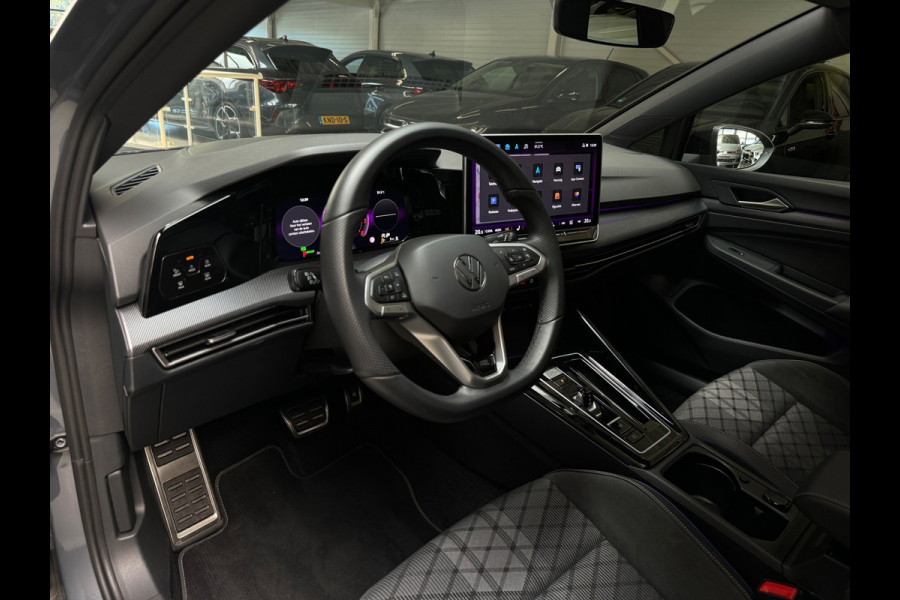 Volkswagen Golf 1.5 eTSI Pano|HuD|Trekhaak|360 Camera|Keyless|ACC|Sfeer|Lane Assist