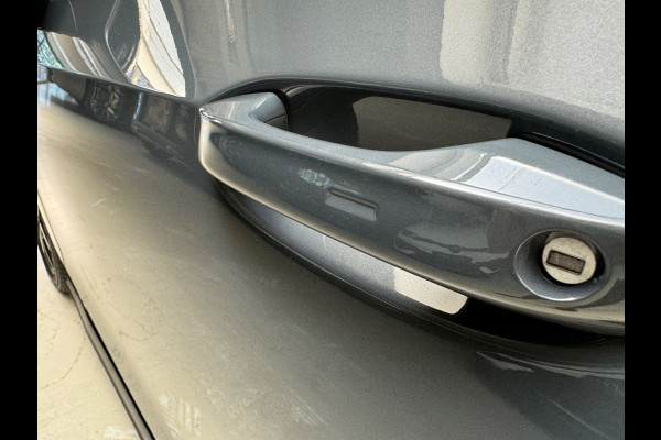 Volkswagen Golf 1.5 eTSI Pano|HuD|Trekhaak|360 Camera|Keyless|ACC|Sfeer|Lane Assist