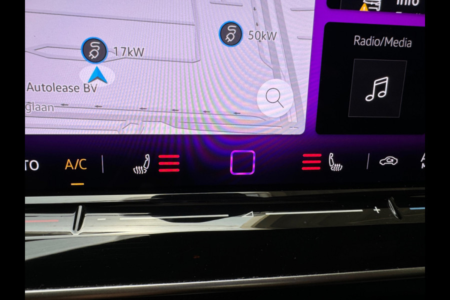Volkswagen Golf 1.5 eTSI Pano|HuD|Trekhaak|360 Camera|Keyless|ACC|Sfeer|Lane Assist