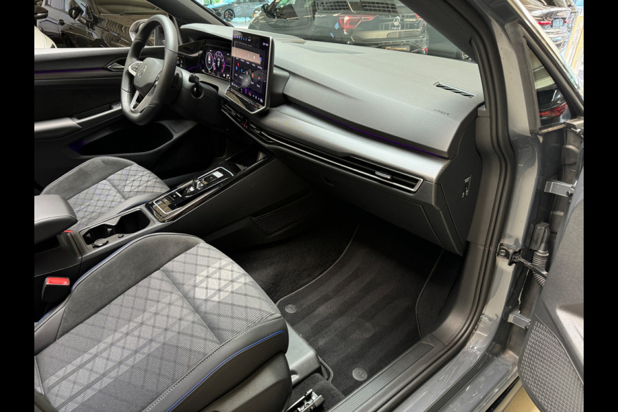 Volkswagen Golf 1.5 eTSI Pano|HuD|Trekhaak|360 Camera|Keyless|ACC|Sfeer|Lane Assist