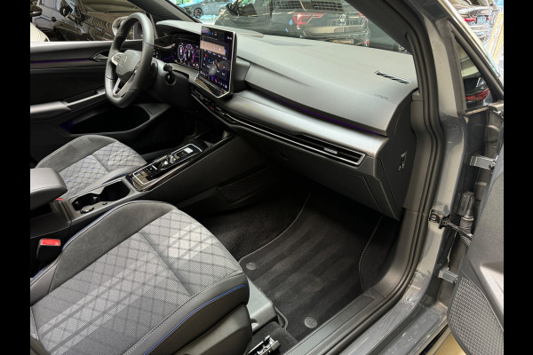 Volkswagen Golf 1.5 eTSI Pano|HuD|Trekhaak|360 Camera|Keyless|ACC|Sfeer|Lane Assist